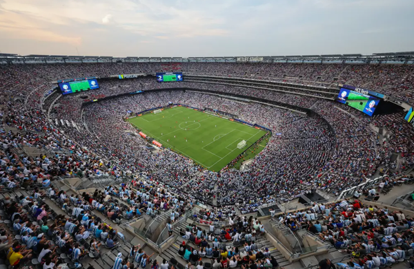 Agencias de Turismo comienzan a ofrecer la experiencia de ver a Paraguay en un Mundial