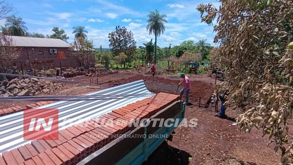 MUNICIPALIDAD DE CAMBYRETÁ ENTREGA MATERIALES A FAMILIA AFECTADA POR INCENDIO