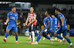 Chivas anuncia salida del “Chicharito” Hernández - Fútbol Internacional - ABC Color