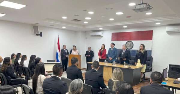 La Nación / Unos 30 nuevos abogados prestaron juramento en Concepción