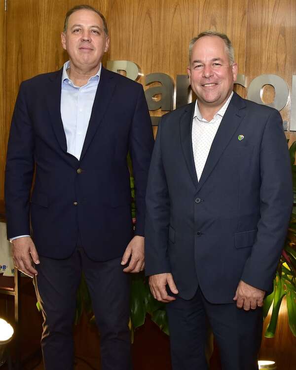 Bancop celebra la adquisición de su propia y renovada Casa Matriz - Sociales - ABC Color