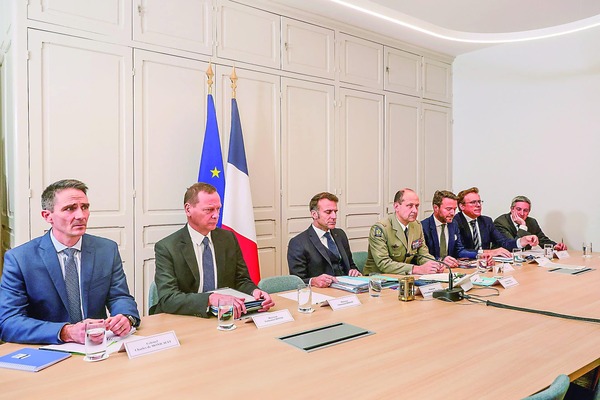 EE. UU. Presiona a Ucrania para Ceder Zonas de Donetsk