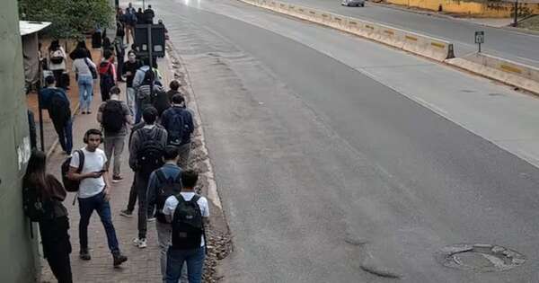 La Nación / Gremio de choferes confirma paro en rechazo a reforma del transporte