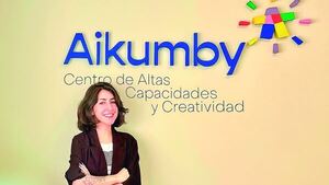 Maureen Montanía Gana Premio MIT por Innovar Educación