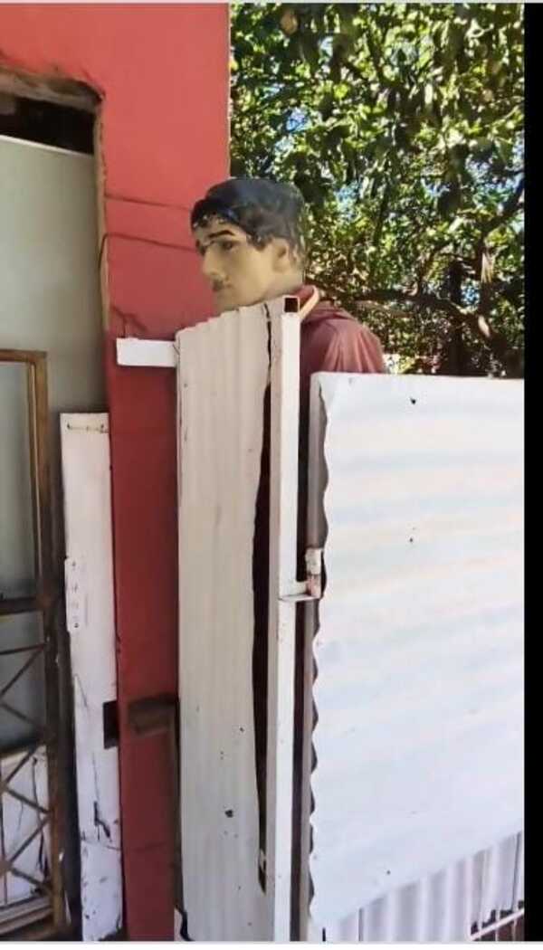 Popular / Expelotero ojetopa con un 'espantachespi: "Tenía vergüenza y no le quería mirar"