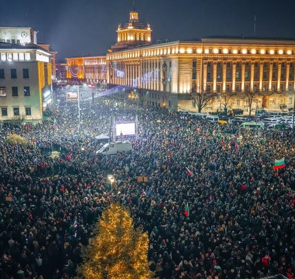 Renunció gobierno de Bulgaria tras protestas masivas