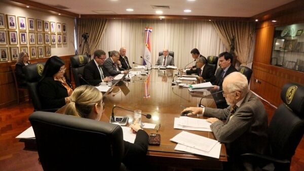 Manuel Riera: “La Cumbre de Poderes es válida, pero esto no fue institucional”