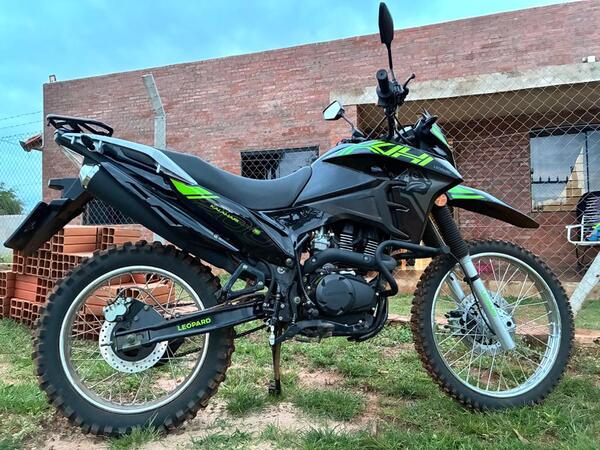 Roban una moto en plena madrugada •