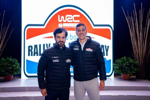 Peña participa en ceremonia de la FIA en Uzbekistán y celebra nominación del Rally del Paraguay