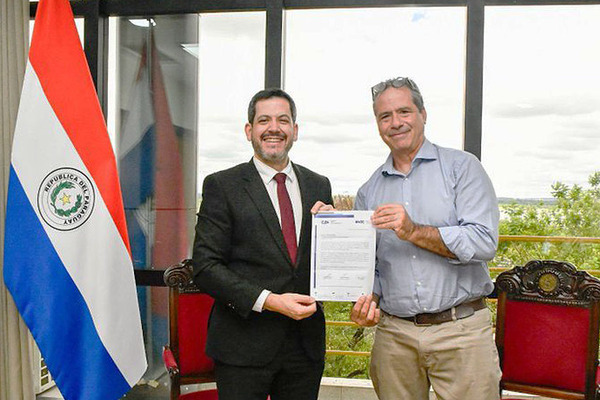 Latorre recibe reconocimiento del Congreso Judío Latinoamericano