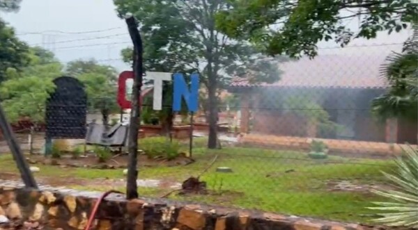 Un rayo cayó en un colegio y provocó un incendio