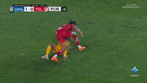 Robert Morales vio la roja directa en la final de la Liga MX