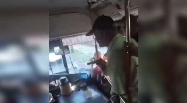 Popular / Léka amenazó con una pistola al chofer de un ómnibus