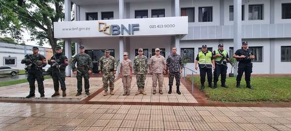 Policía, FFAA y FTC Sur refuerzan seguridad en entidades bancarias de Misiones para evitar asaltos - Policiales - ABC Color