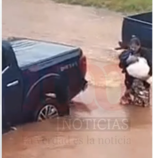 El Hospital de Santa Rosa quedó totalmente inundado y debieron cortar la energía eléctrica