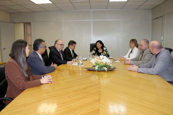 Jornada de gobierno de la ministra Carolina Llanes en la Circunscripción Judicial de Itapúa