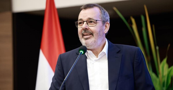 El dólar toca su piso más bajo en cinco años y ya cotiza a G. 6.700