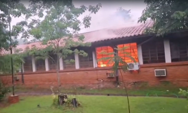Rayos desatan incendios en una vivienda de Misiones y un colegio de Eusebio Ayala - OviedoPress