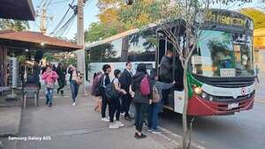 Convocan a choferes a nueva tripartita este lunes para evitar paro  - Economía - ABC Color