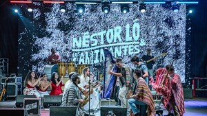 Néstor Ló y Los Caminantes celebran la música paraguaya en una noche especial de la Villa Navideña