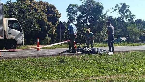 Mujer muere luego de ser arrollada por dos camionetas en Caaguazú