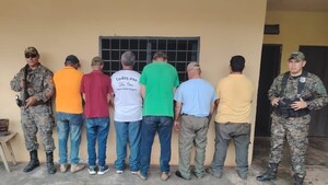 Un funcionario de la ANDE y otras cinco personas están detenidas por tala ilegal de árboles