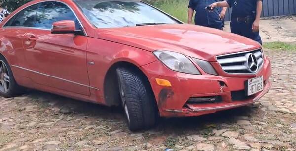 [VIDEO] Familia del joven atropellado, encontró el auto del supuesto culpable