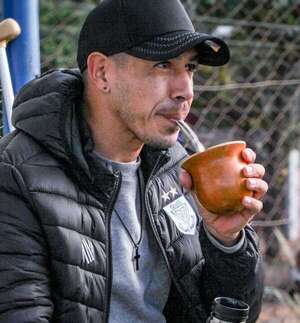 Ameliano: Poda en la V azulada - Sportivo Ameliano - ABC Color