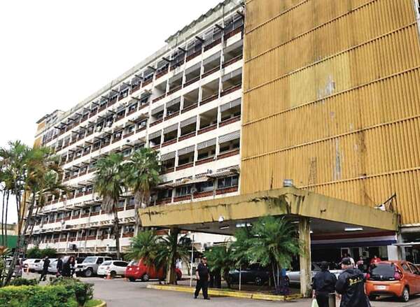 Piden a IPS aclarar vuelco de plata de jubilados en banco “amigo” de Peña - Política - ABC Color