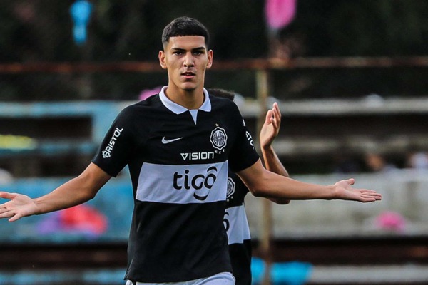 El Canario Suma a Exdelantero de Olimpia y Busca Zaguero