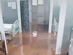 Evacúan a más de 50 pacientes tras inundación en hospital - ADN Digital