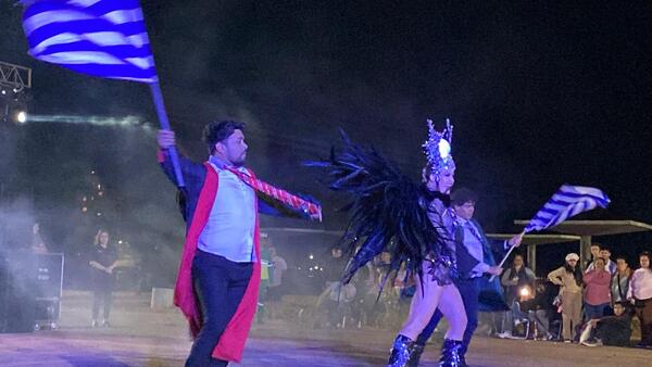 El Carnaval Encarnaceno brilló en Posadas con el pre-lanzamiento de su edición 100