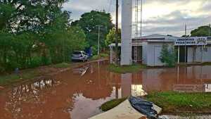 Hospital de Santa Rosa del Aguaray continúa inundado y exigen una solución definitiva