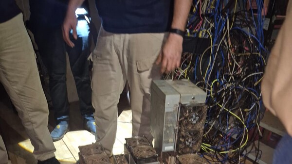 PJC: Fiscalía allana dos viviendas e incauta 56 máquinas utilizadas en criptominería ilegal