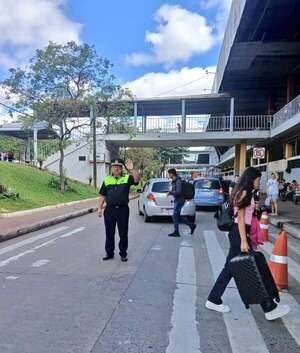 Flujo de pasajeros en Estación de Buses de Asunción comienza a subir al acercarse Navidad - Nacionales - ABC Color