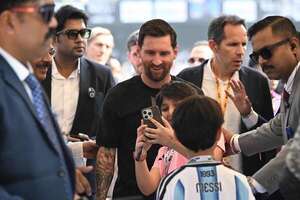 Visita de Messi a estadio de Calcuta concluye con disturbios - Fútbol Internacional - ABC Color