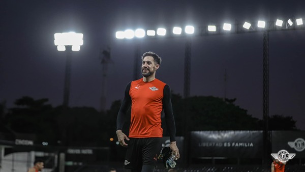 Luego de 7 temporadas y 11 títulos, Martín Silva cierra su ciclo en Libertad - trece