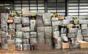 Detienen a camionero paraguayo con 4.678 kilos de marihuana en Brasil   - ABC en el Este - ABC Color