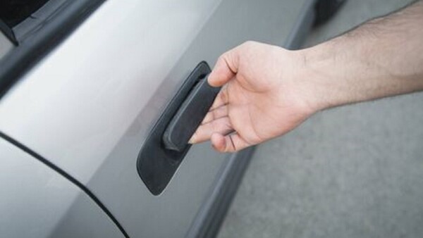 Tortolero roba G. 80 millones mientras la víctima compartía con familiares en una quinta