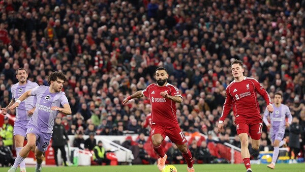 Salah vuelve con triunfo en el Liverpool