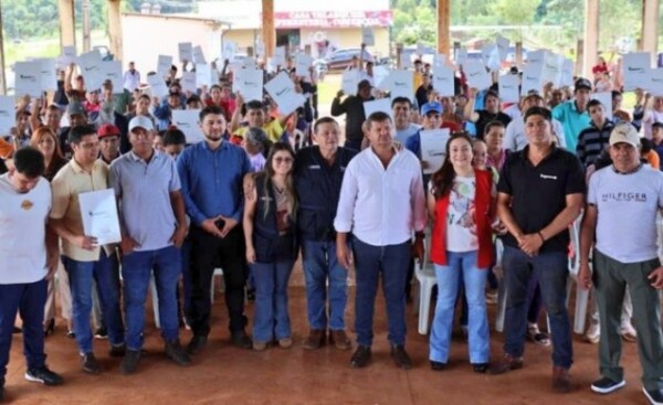 Entrega de títulos benefició 173 en Juan E. O’Leary