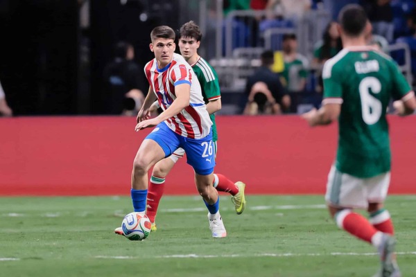 Lucas Romero: Peñarol y U. de Chile pujan por el pase