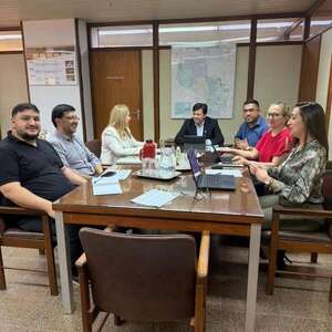 IPS busca conciliar su deuda histórica con ANDE - Economía - ABC Color