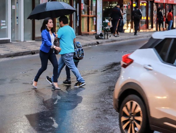 Lluvias dispersas y tormentas eléctricas para este domingo