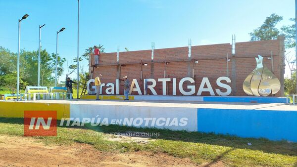 AVANZA LA SEGUNDA ETAPA DE LAS LETRAS CORPÓREAS EN EL ACCESO A GRAL. ARTIGAS