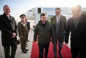 Zelenski llega a Berlín para negociar sobre un alto el fuego - ADN Digital