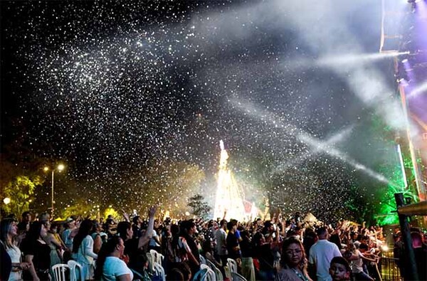 Villa Navideña de Itaipú arranca su tercera edición con masiva convocatoria | DIARIO PRIMERA PLANA