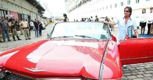 La Nación / El cantante Roberto Carlos sale ileso de accidente en su Cadillac