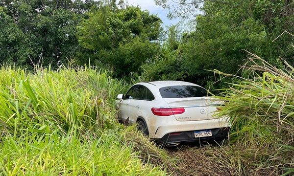 Despiste y choque contra columna eléctrica en la Ruta PY02 deja daños materiales en Campo 8 - OviedoPress