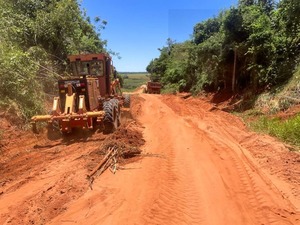 MOPC mejora 32 km de caminos vecinales en Canindeyú y beneficia a 2.800 habitantes - ADN Digital